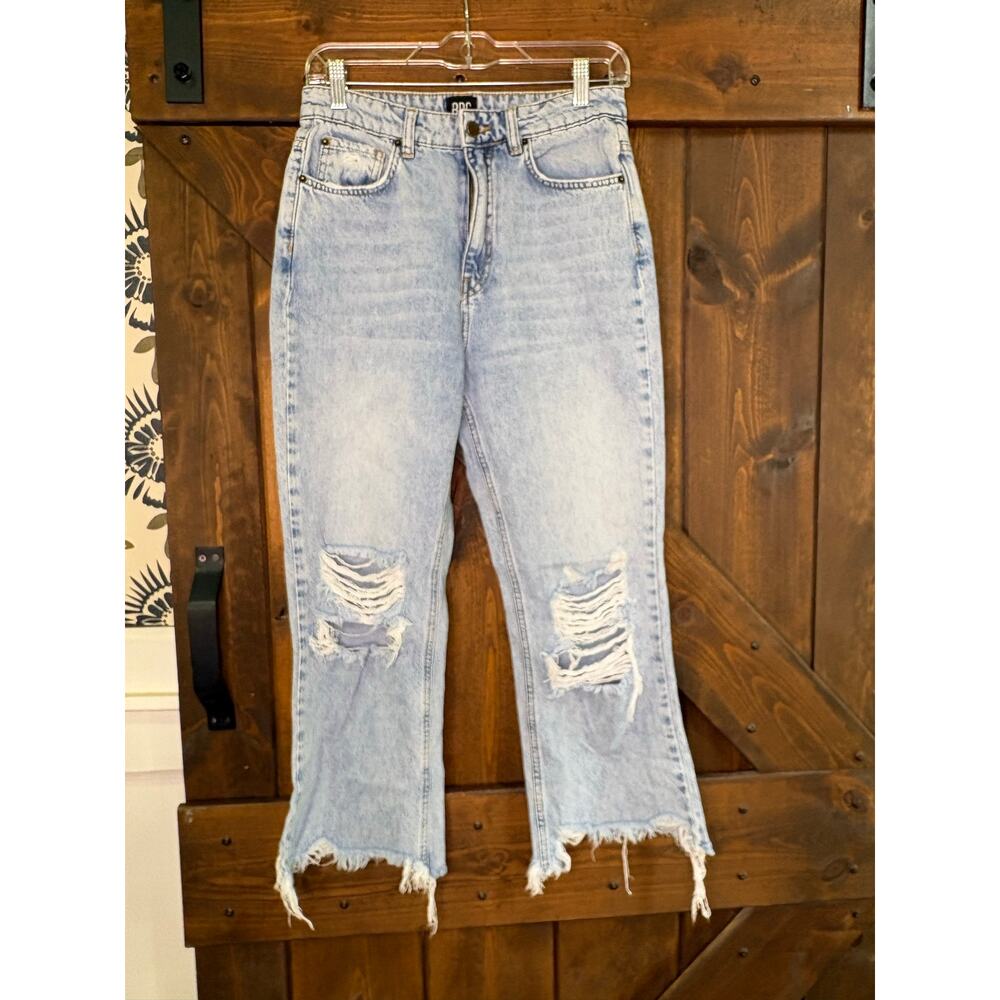 BDG by Urban Outfitters women’s 28 distressed cropped  denim jeans